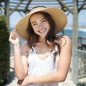 Foldable straw visor